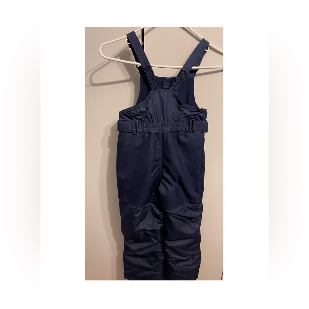 Brand new heavyweight Snow Bibs-one piece. This is Size 5T Navy blue